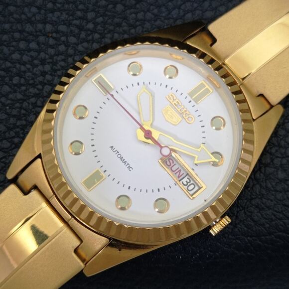 Vintage 1972 Seiko Automatic Mens Gold Watch W/daydate & White accents - Picture 6 of 8